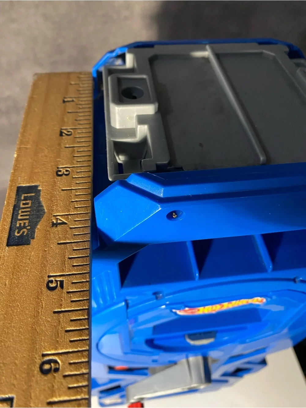Hot Wheels Mega Garage Car Wheel Storage Tower Playset Crank Lift Blue